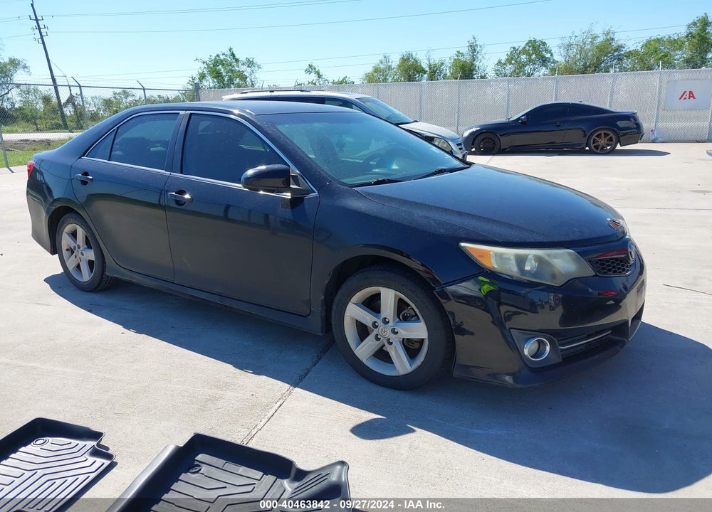 2014 TOYOTA CAMRY SE VIN: 4T1BF1FK5EU444945