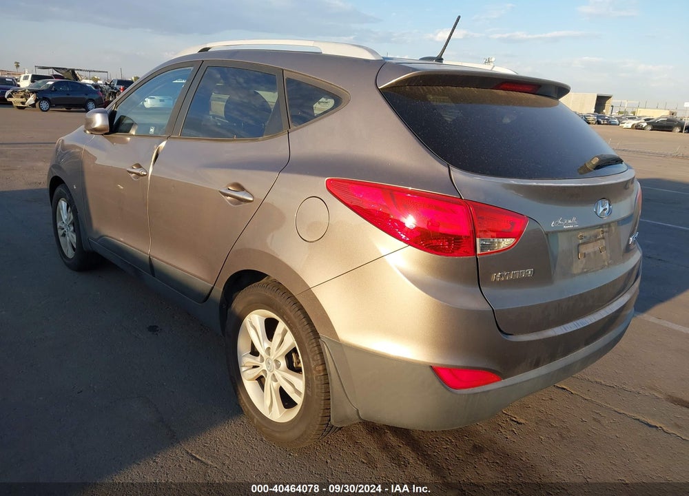 2011 HYUNDAI TUCSON GLS VIN: KM8JU3AC2BU155403