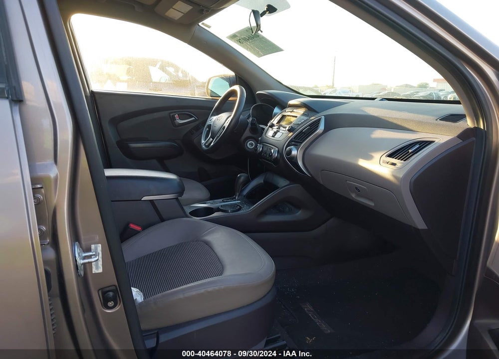 2011 HYUNDAI TUCSON GLS VIN: KM8JU3AC2BU155403