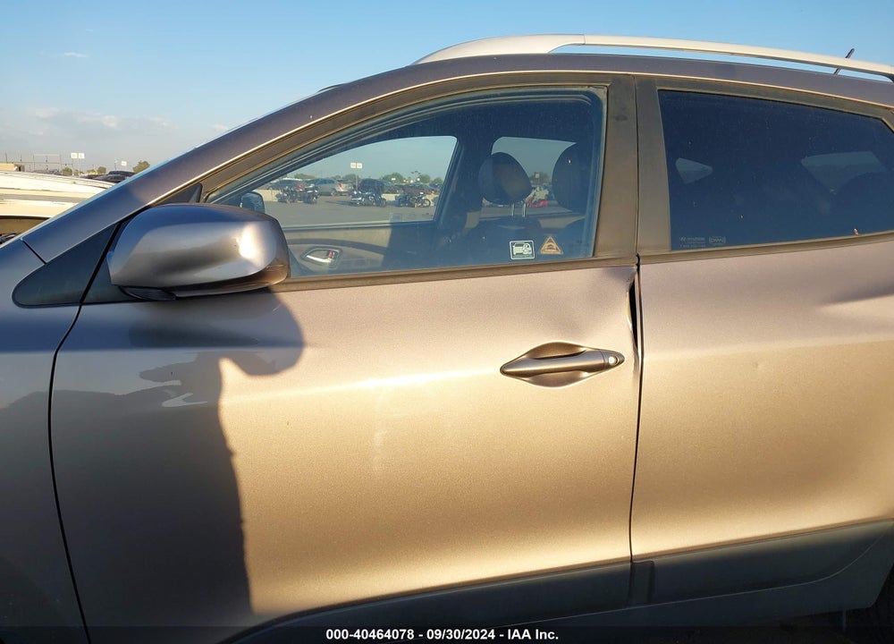 2011 HYUNDAI TUCSON GLS VIN: KM8JU3AC2BU155403