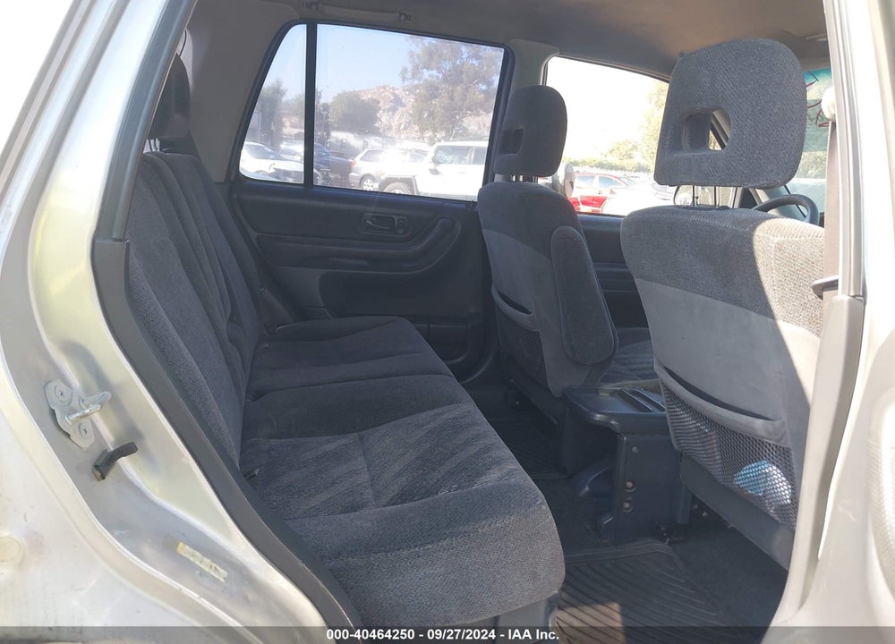 1999 HONDA CR-V LX VIN: JHLRD2841XC001412