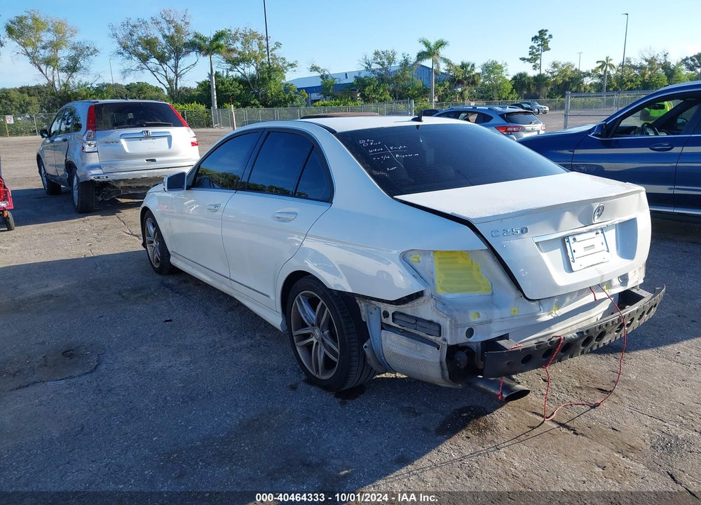 2014 MERCEDES-BENZ C 250 LUXURY/SPORT VIN: WDDGF4HB8EA948597