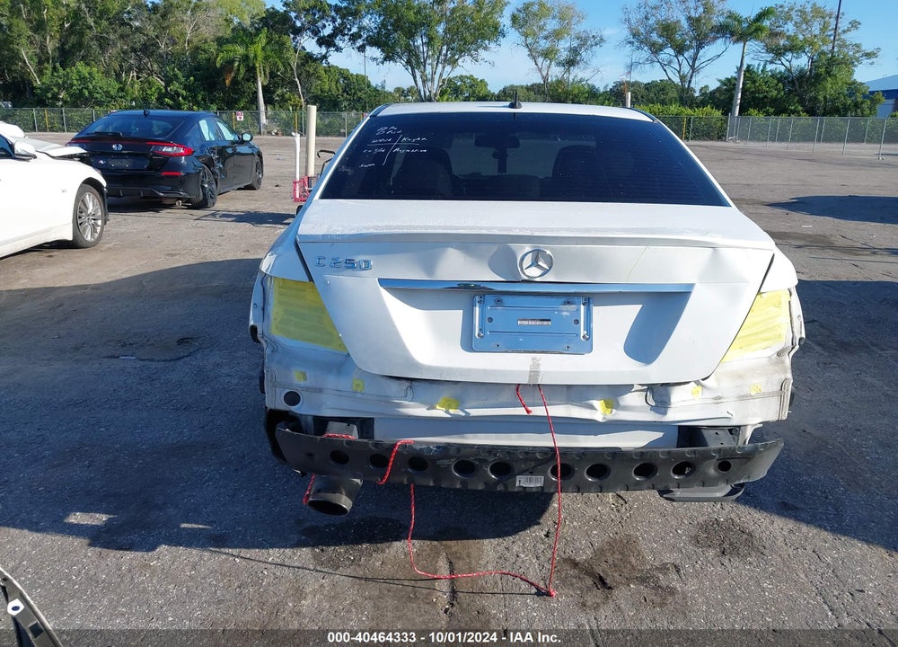 2014 MERCEDES-BENZ C 250 LUXURY/SPORT VIN: WDDGF4HB8EA948597