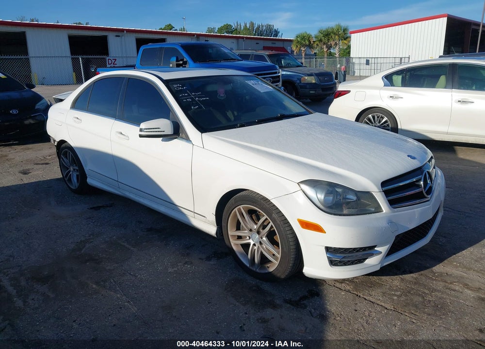 2014 MERCEDES-BENZ C 250 LUXURY/SPORT VIN: WDDGF4HB8EA948597
