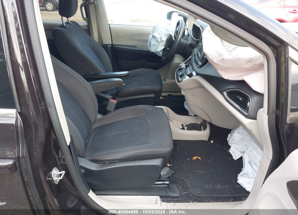 2017 CHRYSLER PACIFICA LX VIN: 2C4RC1CG4HR739208