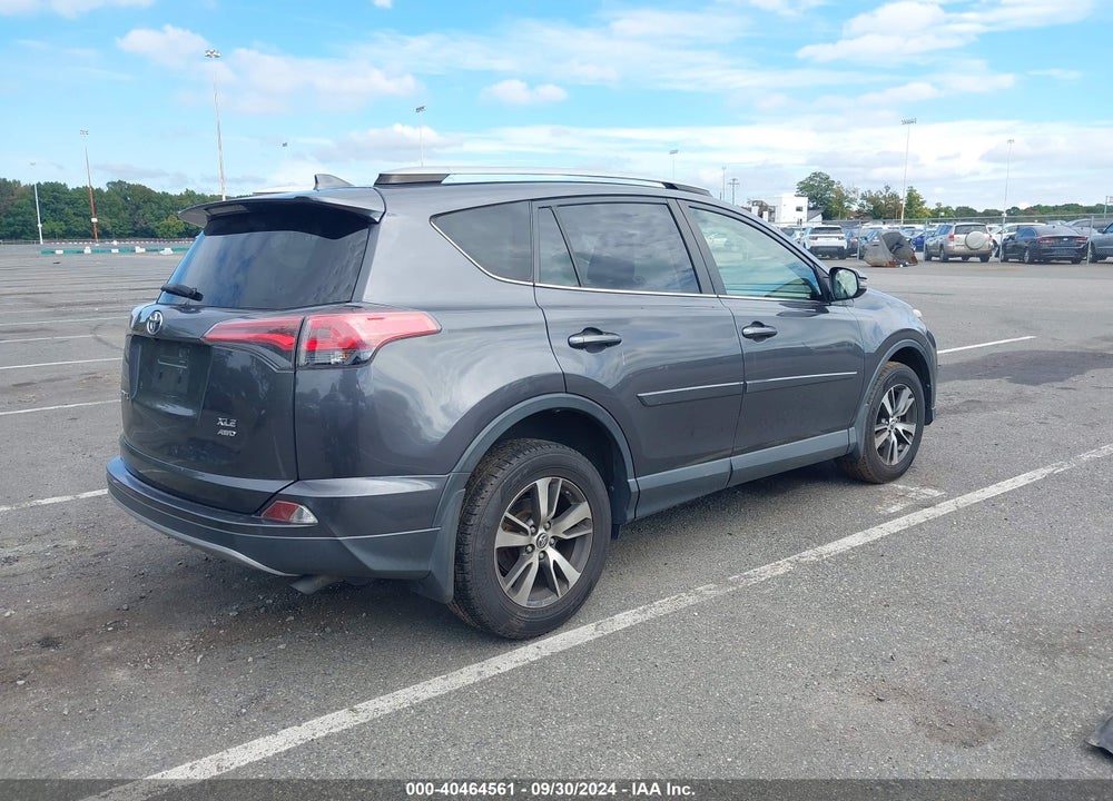 2018 TOYOTA RAV4 XLE VIN: JTMRFREV6JJ243497