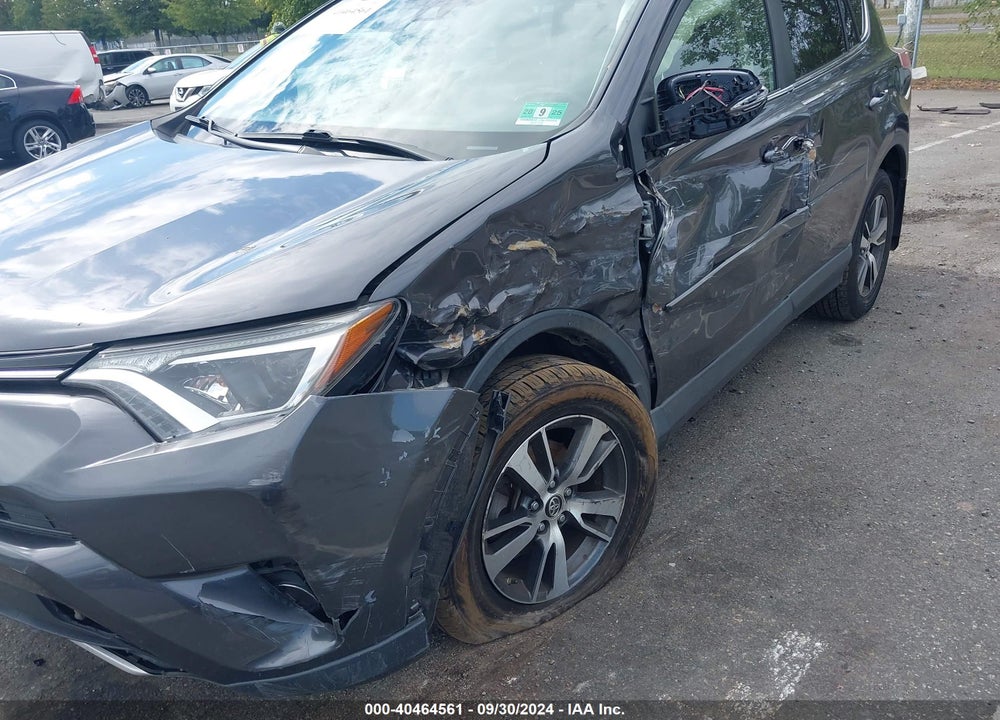 2018 TOYOTA RAV4 XLE VIN: JTMRFREV6JJ243497
