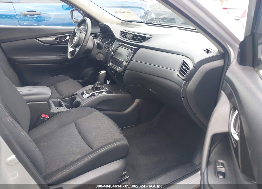 2018 NISSAN ROGUE SV VIN: KNMAT2MT6JP574705