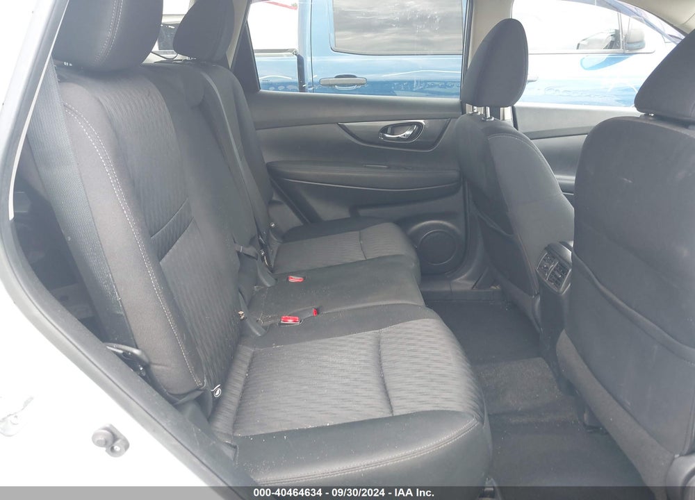 2018 NISSAN ROGUE SV VIN: KNMAT2MT6JP574705