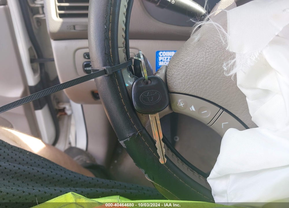 2010 TOYOTA SIENNA XLE VIN: 5TDYK4CC8AS290092