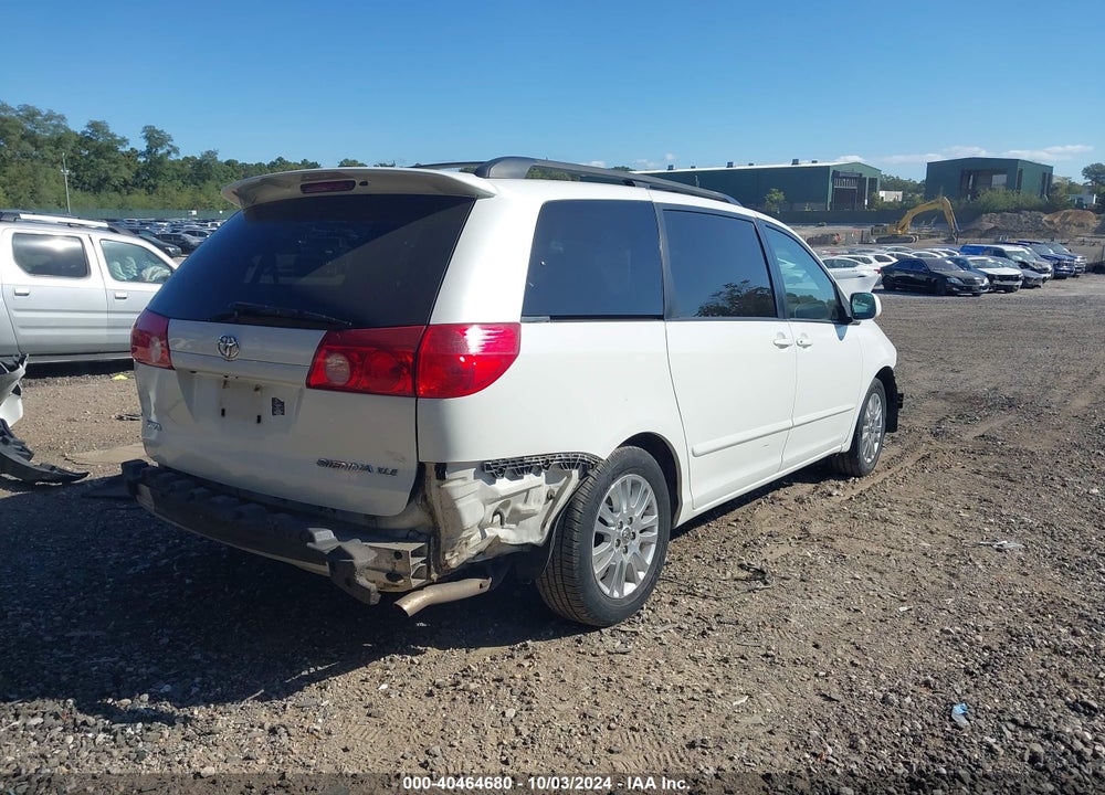 2010 TOYOTA SIENNA XLE VIN: 5TDYK4CC8AS290092