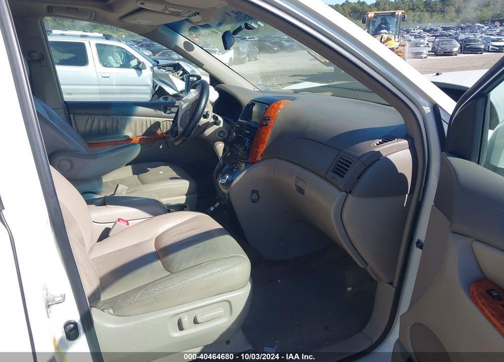 2010 TOYOTA SIENNA XLE VIN: 5TDYK4CC8AS290092