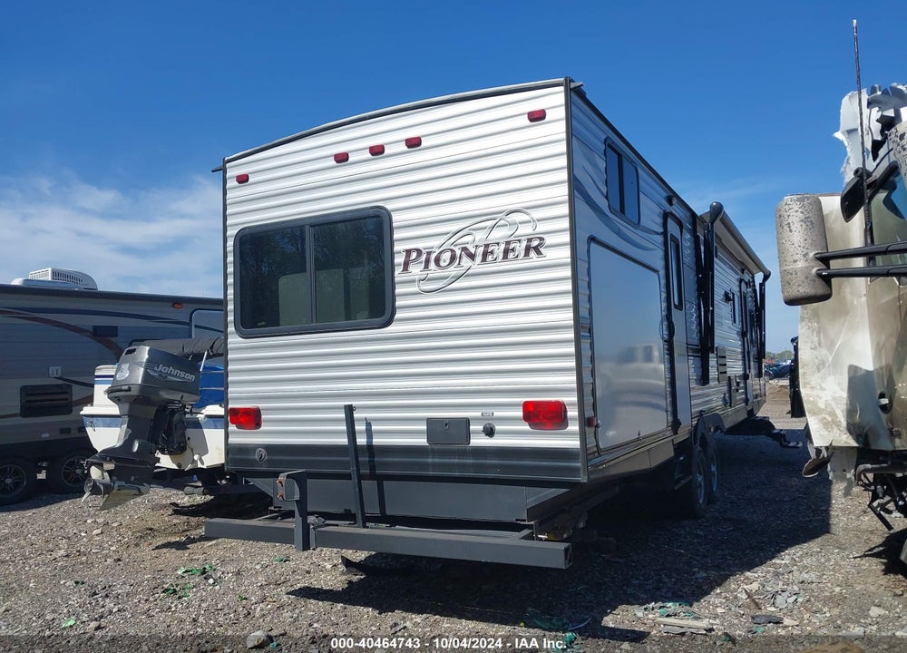 2016 HEARTLAND PIONEER VIN: 5SFPB3529GE300439