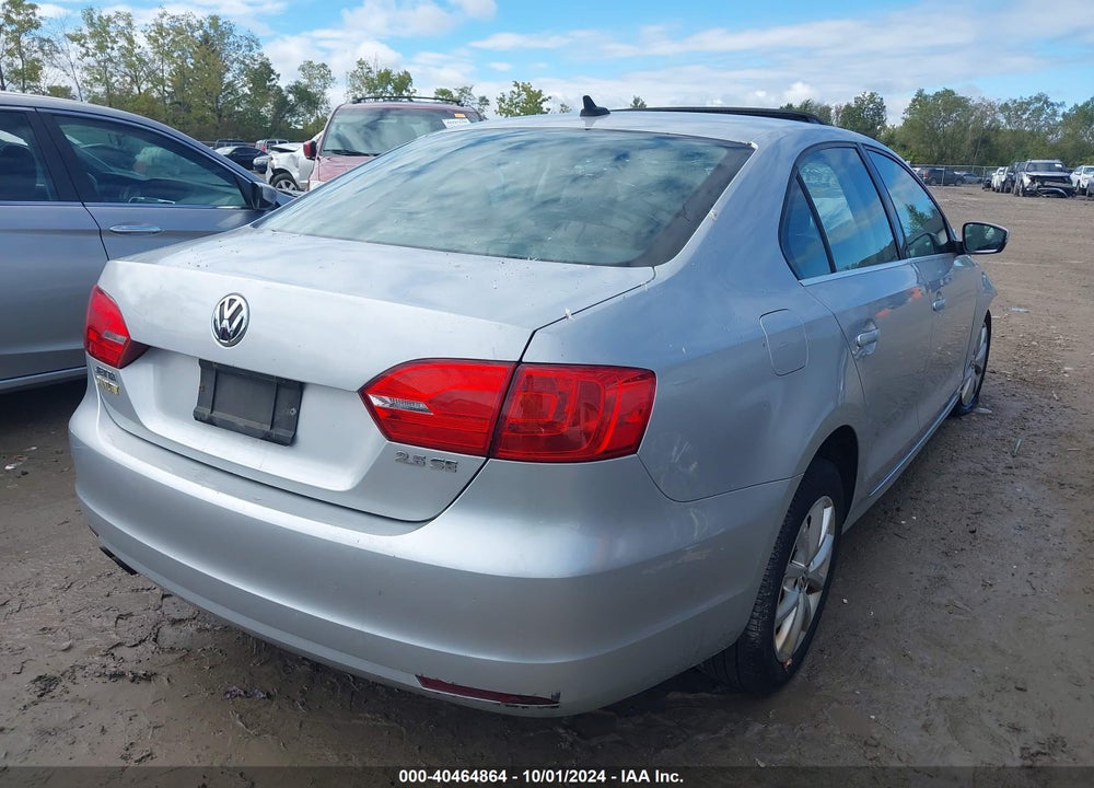 2013 VOLKSWAGEN JETTA 2.5L SE VIN: 3VWDP7AJ1DM352369