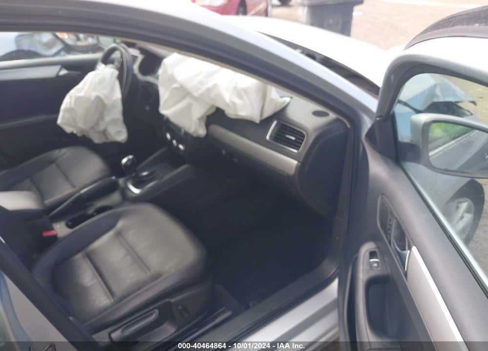 2013 VOLKSWAGEN JETTA 2.5L SE VIN: 3VWDP7AJ1DM352369