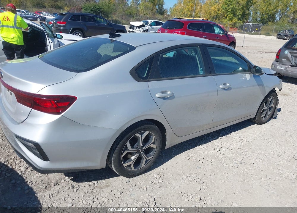 2021 KIA FORTE LXS VIN: 3KPF24AD2ME321256