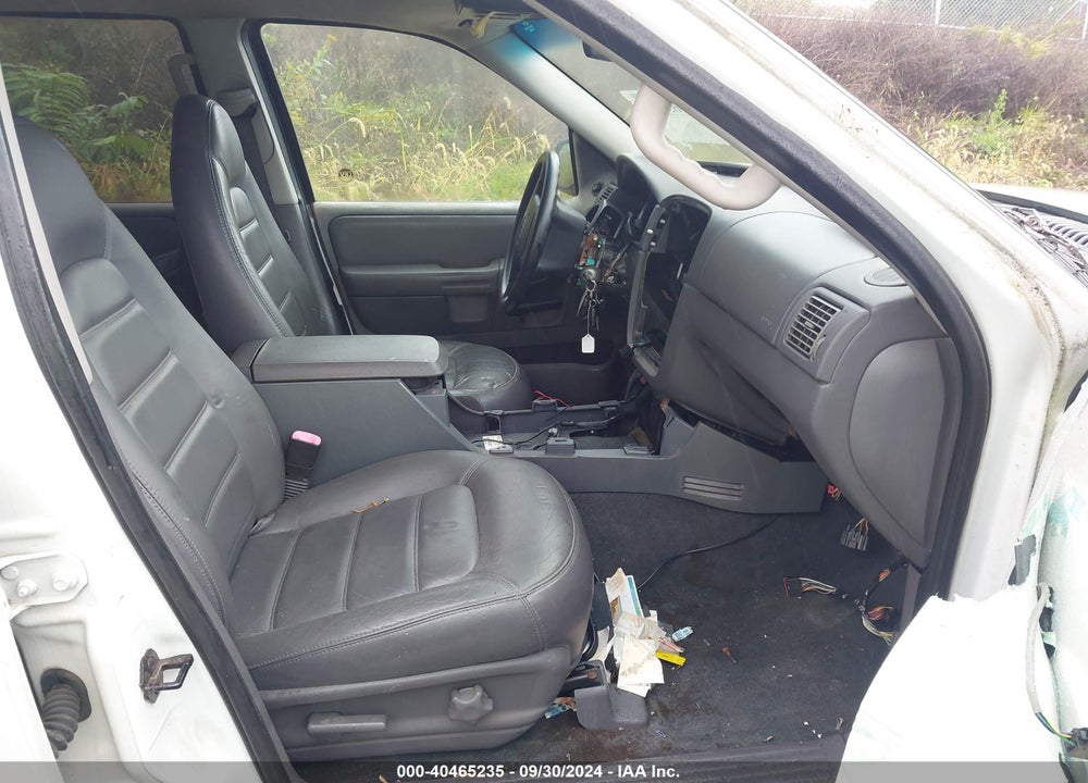 2002 FORD EXPLORER VIN: 1FMDU73W82UB09828