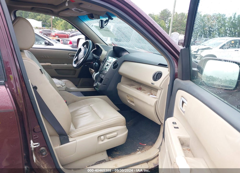 2010 HONDA PILOT TOURING VIN: 5FNYF4H82AB030641