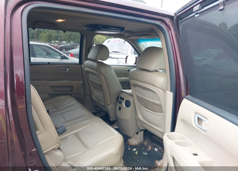 2010 HONDA PILOT TOURING VIN: 5FNYF4H82AB030641