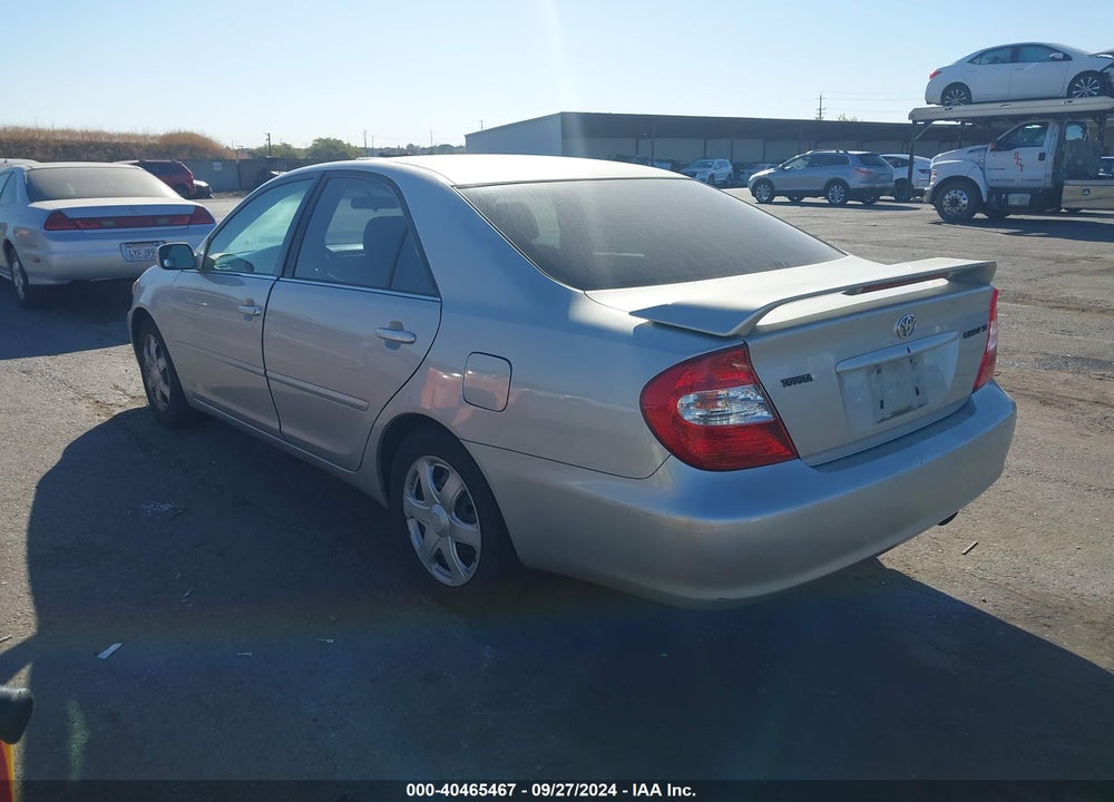 2004 TOYOTA CAMRY SE VIN: 4T1BE32K04U910817