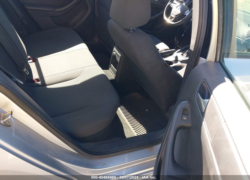 2015 VOLKSWAGEN JETTA VIN: 3VW2K7AJ0FM421819