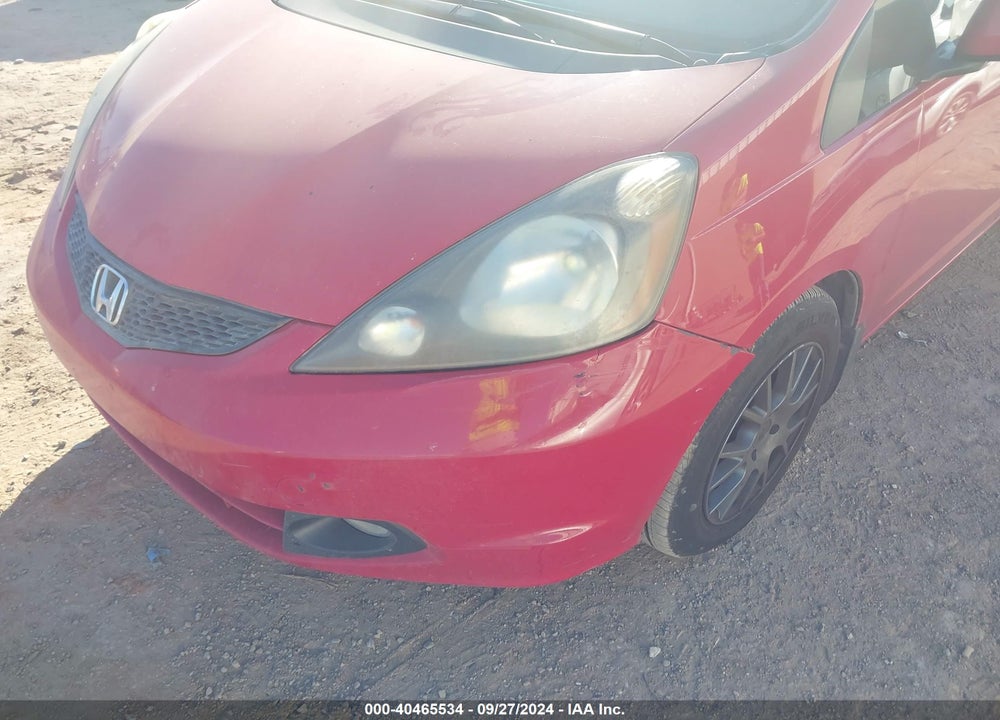 2013 HONDA FIT VIN: JHMGE8H35DC043457