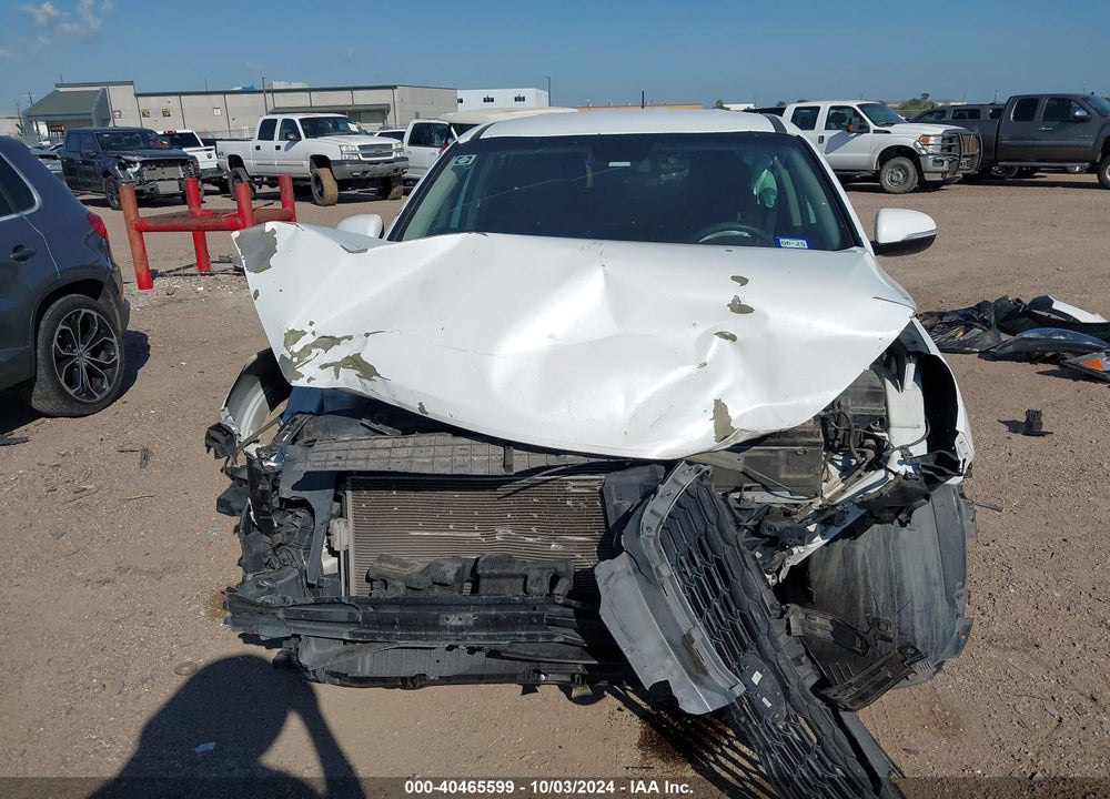 2019 KIA SORENTO 2.4L LX VIN: 5XYPG4A38KG574563