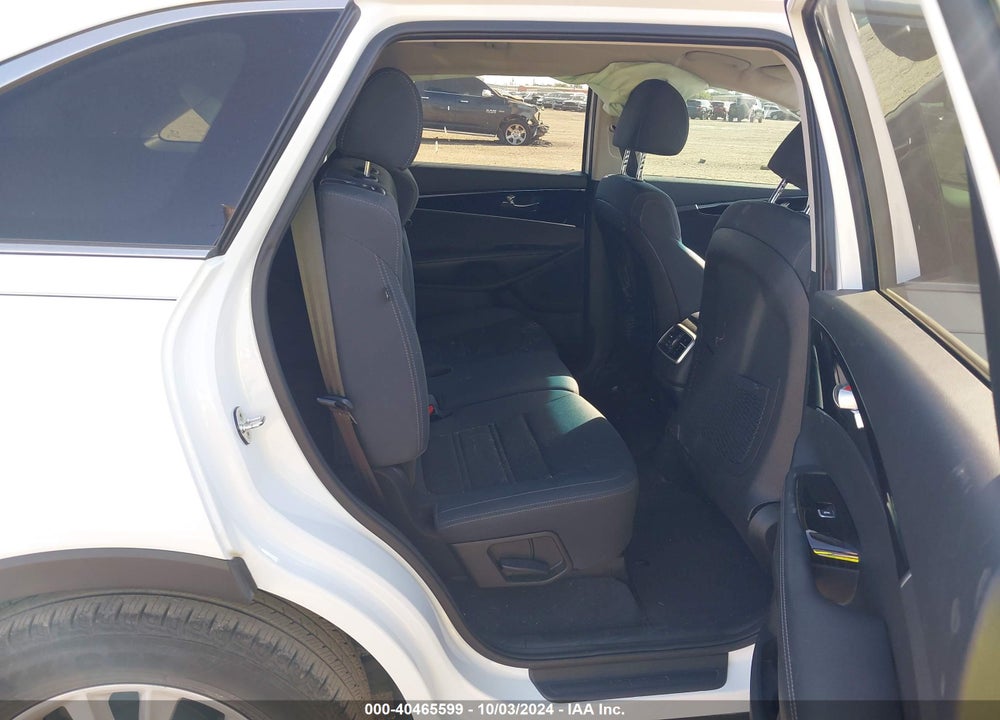 2019 KIA SORENTO 2.4L LX VIN: 5XYPG4A38KG574563