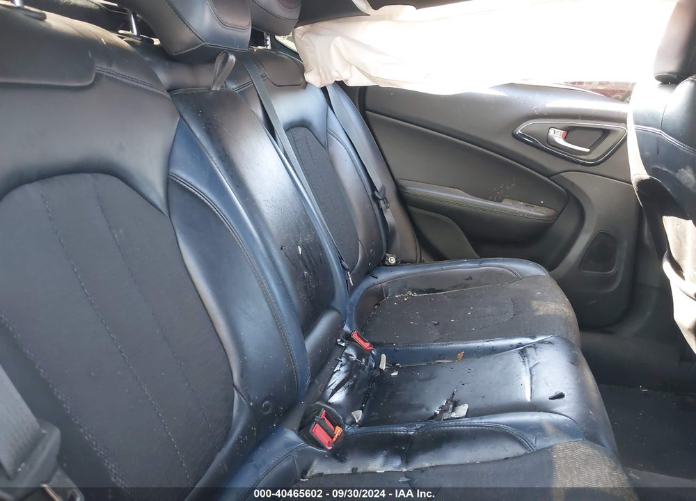 2015 CHRYSLER 200 S VIN: 1C3CCCBB2FN594174