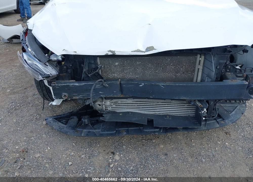 2017 HYUNDAI ELANTRA VIN: KMHD04LB9HU358378
