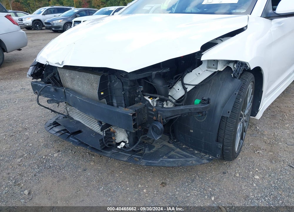 2017 HYUNDAI ELANTRA VIN: KMHD04LB9HU358378