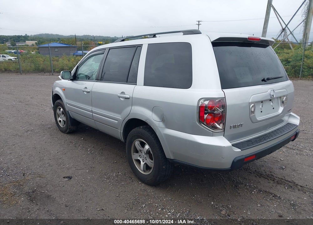 2007 HONDA PILOT EX VIN: 5FNYF18457B007715