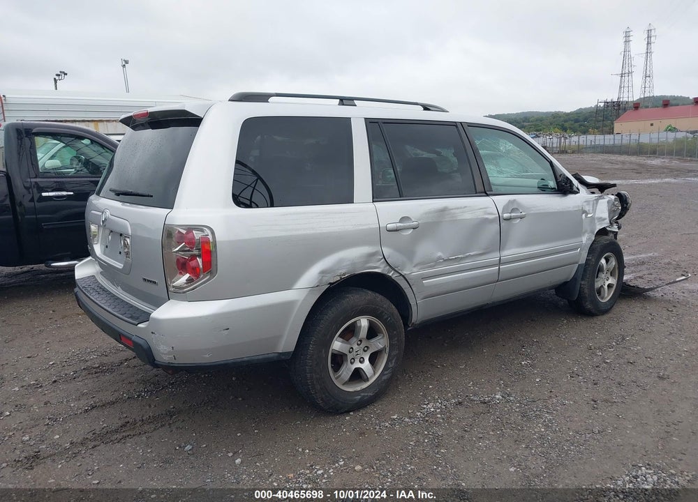 2007 HONDA PILOT EX VIN: 5FNYF18457B007715