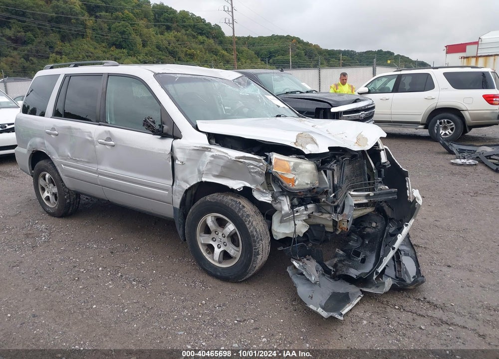 2007 HONDA PILOT EX VIN: 5FNYF18457B007715