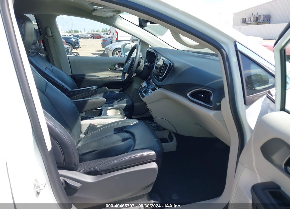2022 CHRYSLER PACIFICA TOURING L VIN: 2C4RC1BG5NR178062