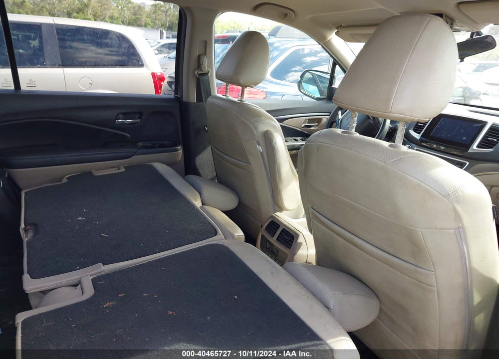2017 HONDA PILOT EX VIN: 5FNYF5H33HB009043