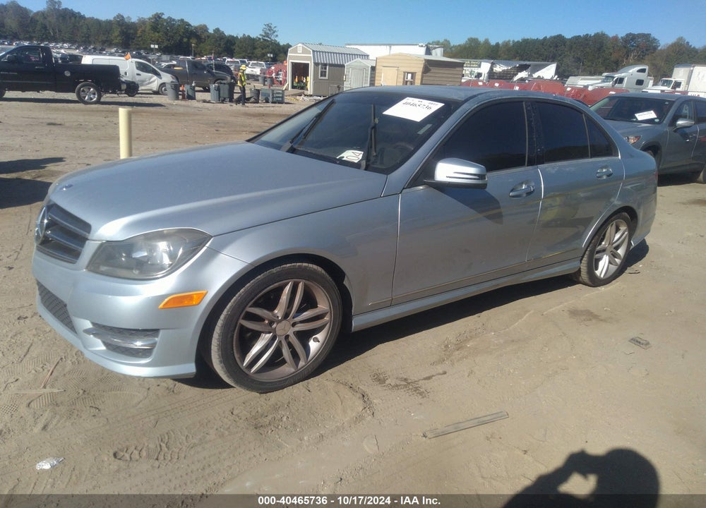 2014 MERCEDES-BENZ C 250 LUXURY/SPORT VIN: WDDGF4HB0EA945631
