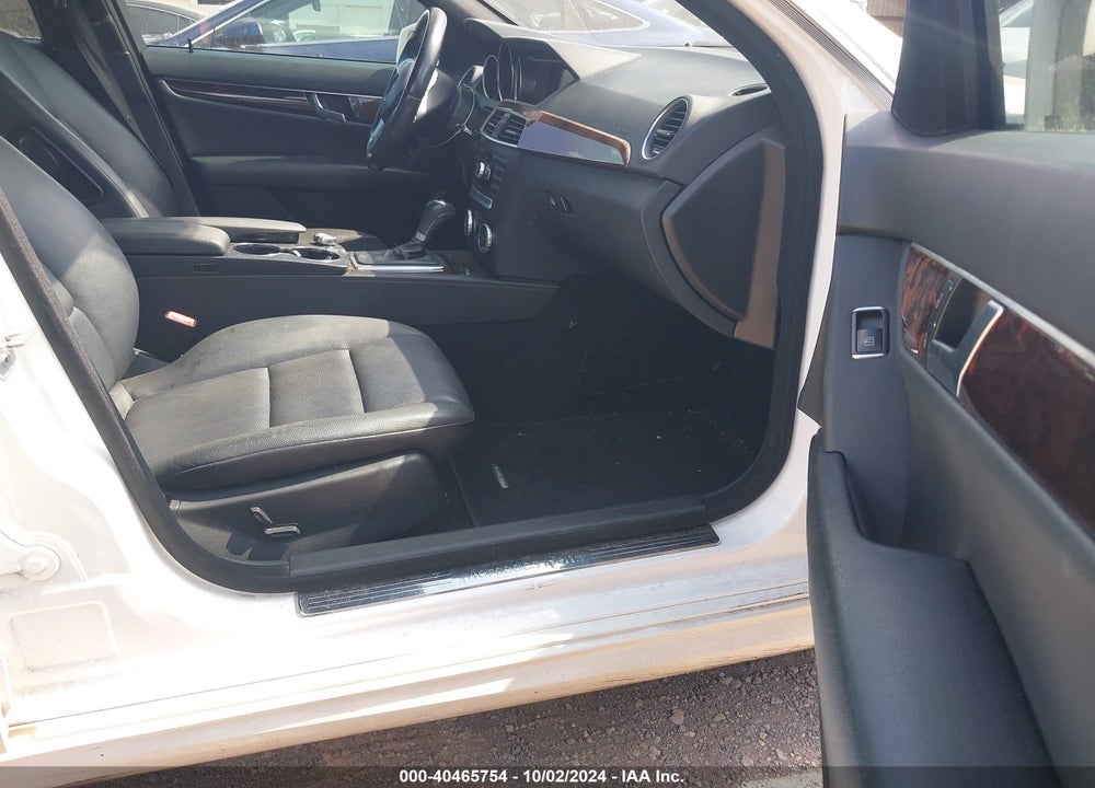 2013 MERCEDES-BENZ C 250 VIN: WDDGF4HB4DR301369