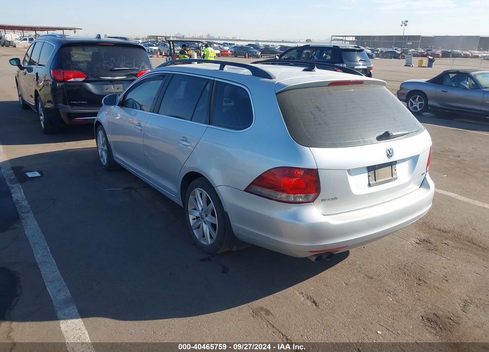 2011 VOLKSWAGEN JETTA SPORTWAGEN 2.0L TDI VIN: 3VWML7AJ6BM724541