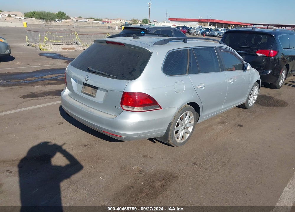 2011 VOLKSWAGEN JETTA SPORTWAGEN 2.0L TDI VIN: 3VWML7AJ6BM724541
