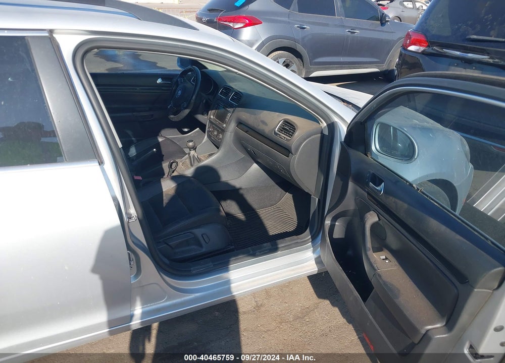 2011 VOLKSWAGEN JETTA SPORTWAGEN 2.0L TDI VIN: 3VWML7AJ6BM724541