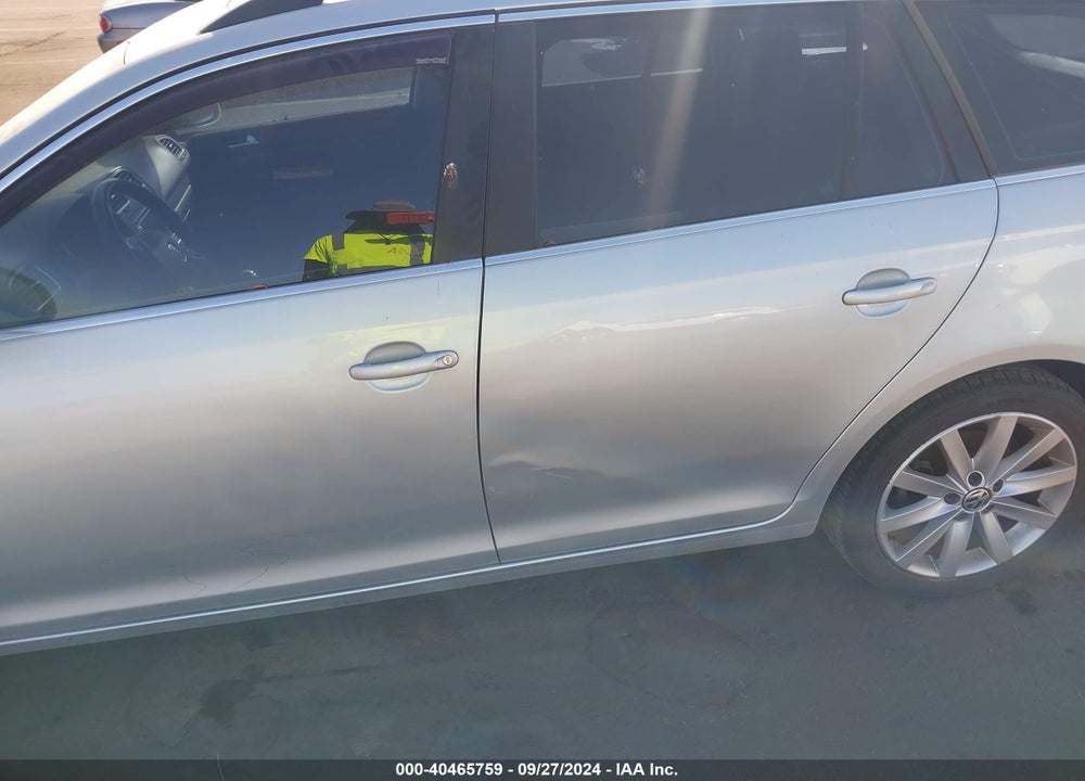 2011 VOLKSWAGEN JETTA SPORTWAGEN 2.0L TDI VIN: 3VWML7AJ6BM724541
