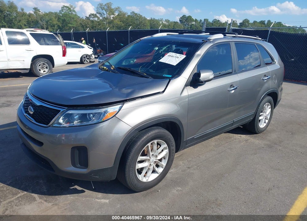 2015 KIA SORENTO LX V6 VIN: 5XYKT4A71FG610205