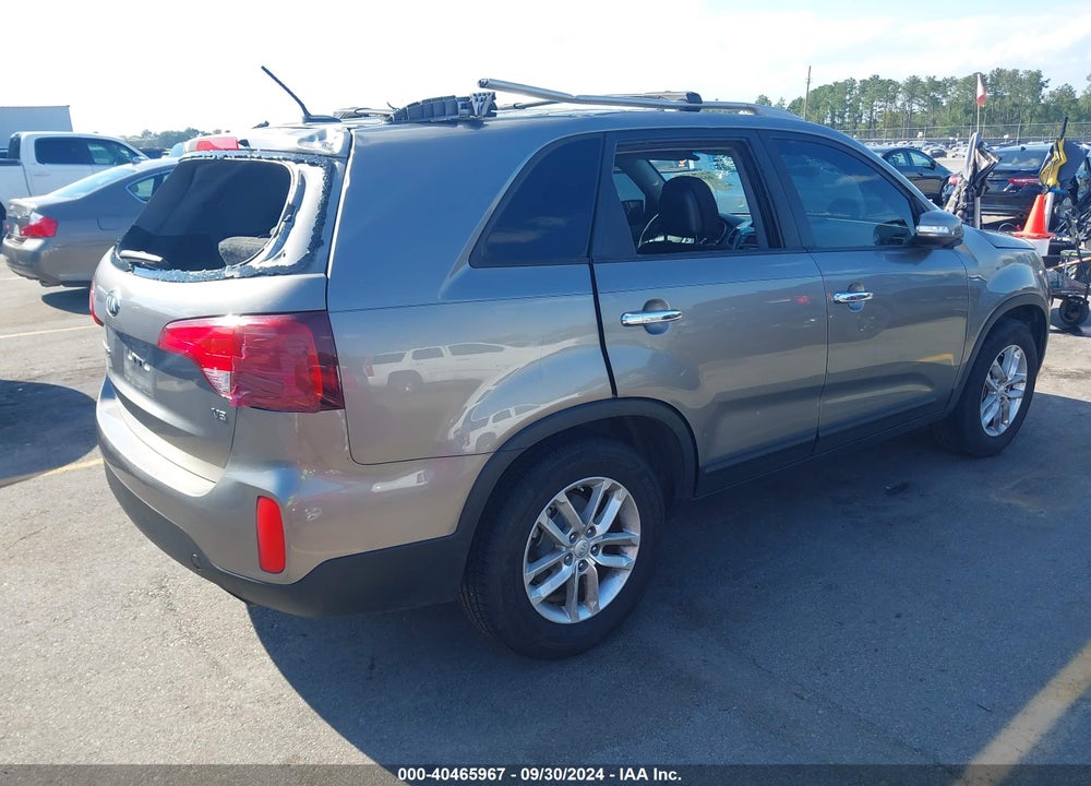 2015 KIA SORENTO LX V6 VIN: 5XYKT4A71FG610205