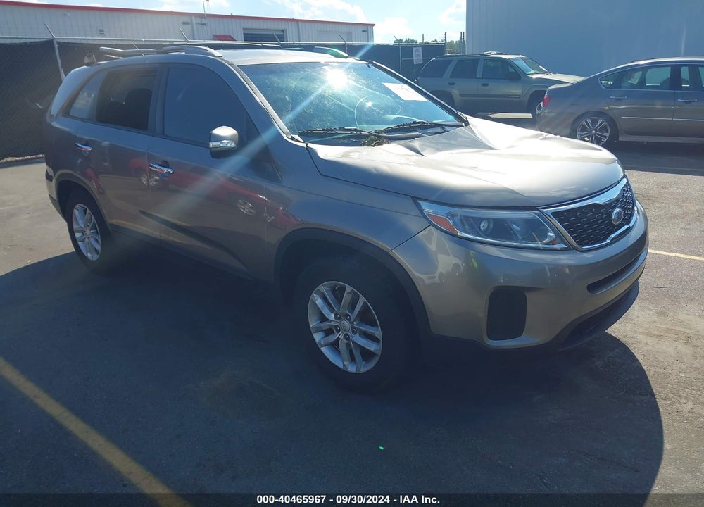 2015 KIA SORENTO LX V6 VIN: 5XYKT4A71FG610205