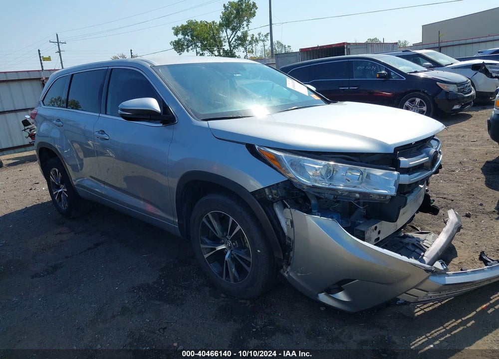 2018 TOYOTA HIGHLANDER LE VIN: 5TDZZRFH9JS266470