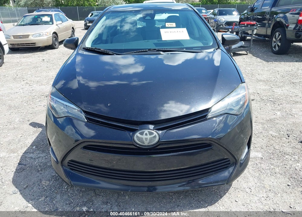 2018 TOYOTA COROLLA LE VIN: 5YFBURHE2JP745308