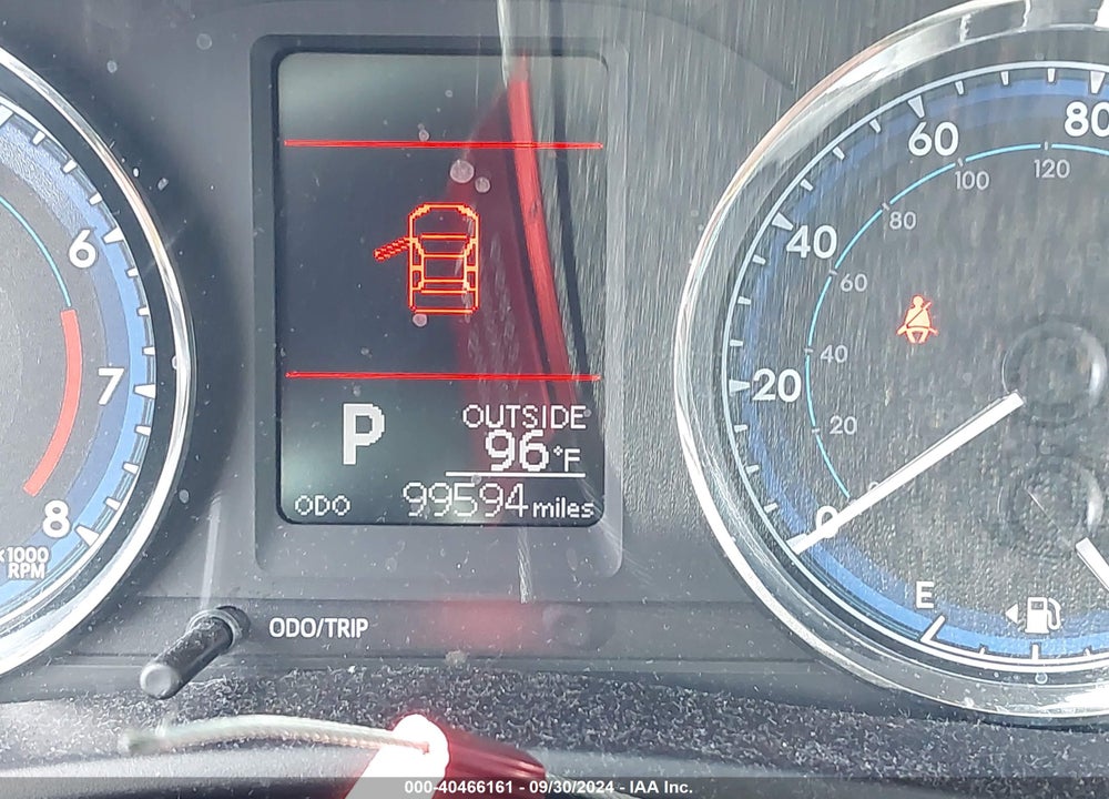 2018 TOYOTA COROLLA LE VIN: 5YFBURHE2JP745308