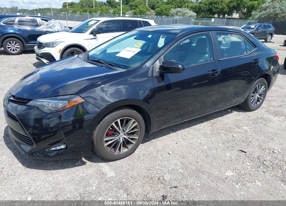 2018 TOYOTA COROLLA LE VIN: 5YFBURHE2JP745308