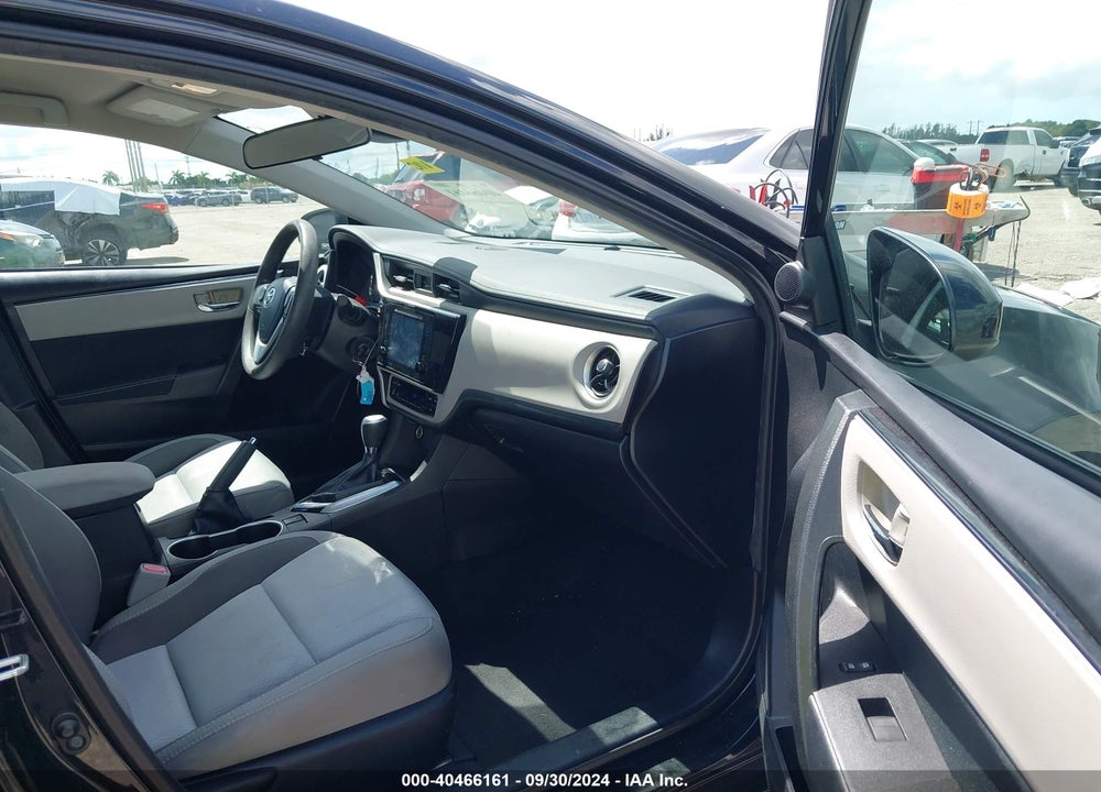 2018 TOYOTA COROLLA LE VIN: 5YFBURHE2JP745308
